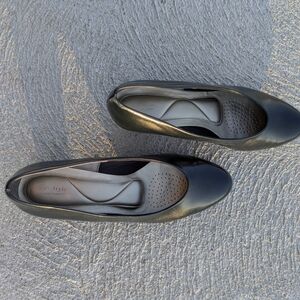 Hush Puppies Women's Black Leather Flats